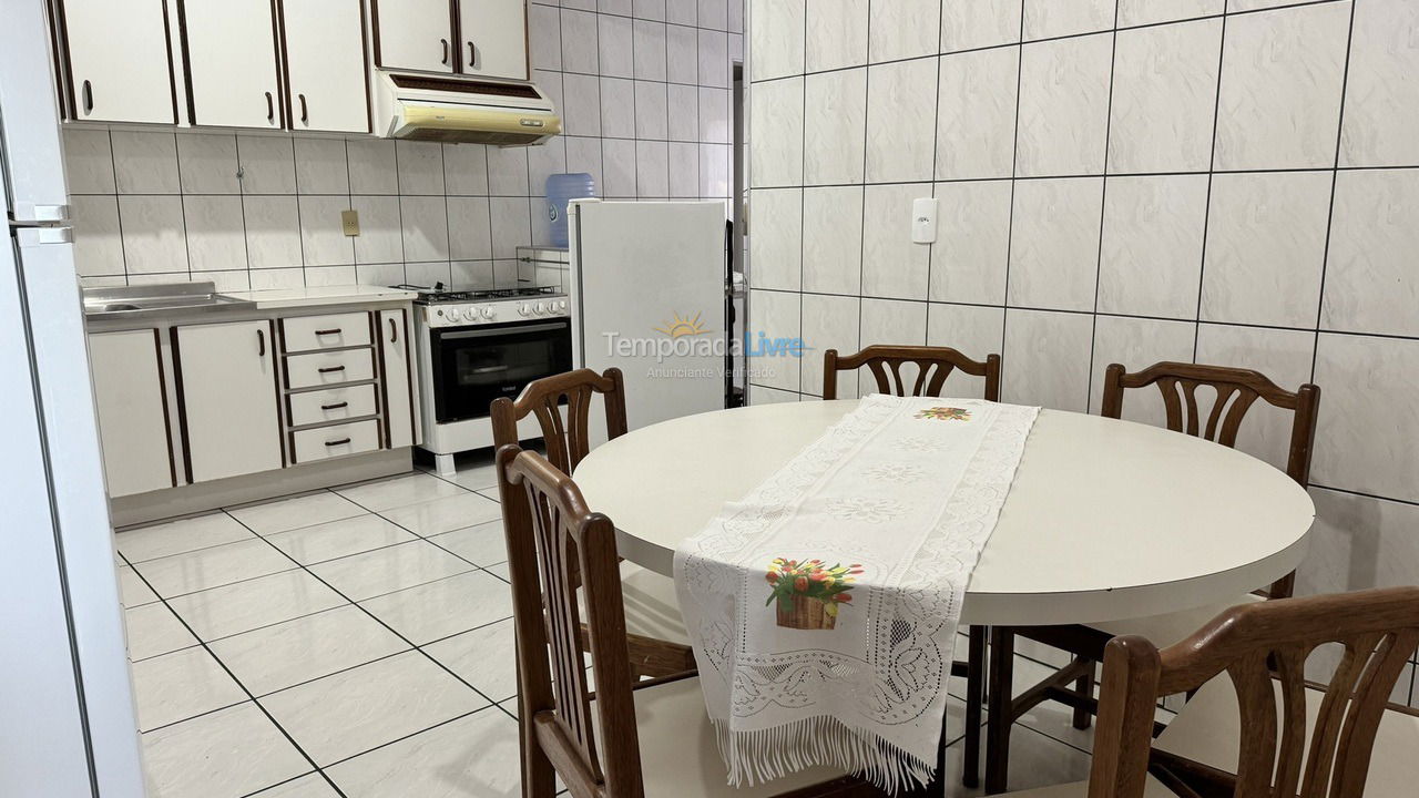 Apartment for vacation rental in Itapema (Meia Praia)