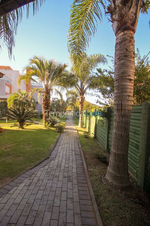 Casa para alquiler de vacaciones em Bombinhas (Praia de Quatro Ilhas)