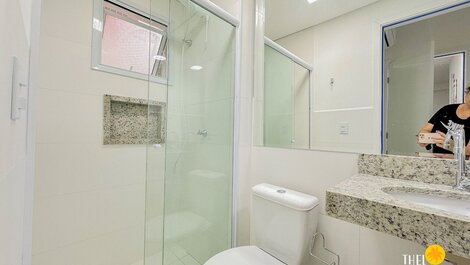 Apto 2 dorms + churrasqueira + piscina – Praia Grande