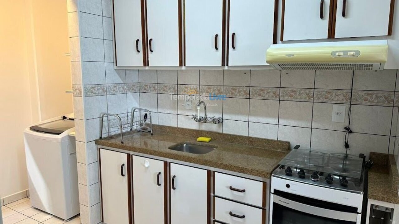 Apartamento para aluguel de temporada em Itapema (Meia Praia)