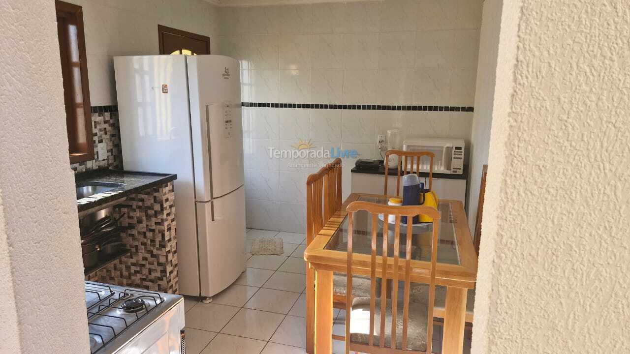 Casa para alquiler de vacaciones em Caraguatatuba (Prainha)