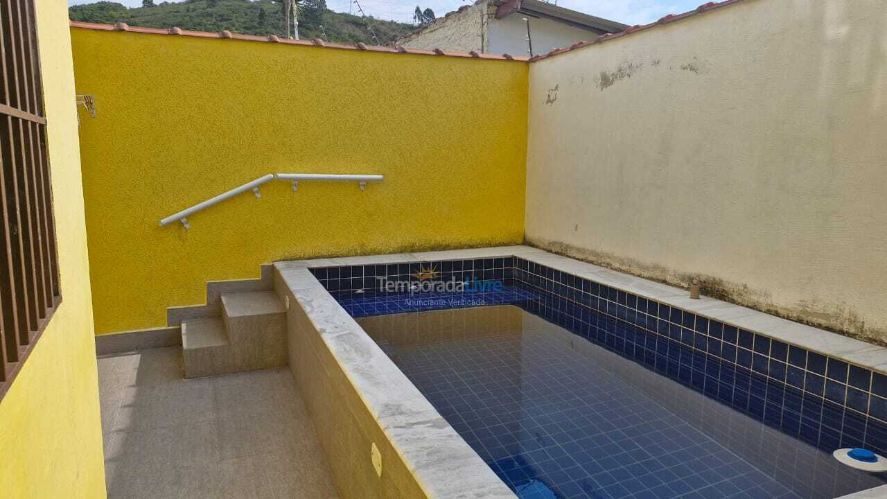 Casa para alquiler de vacaciones em Caraguatatuba (Prainha)