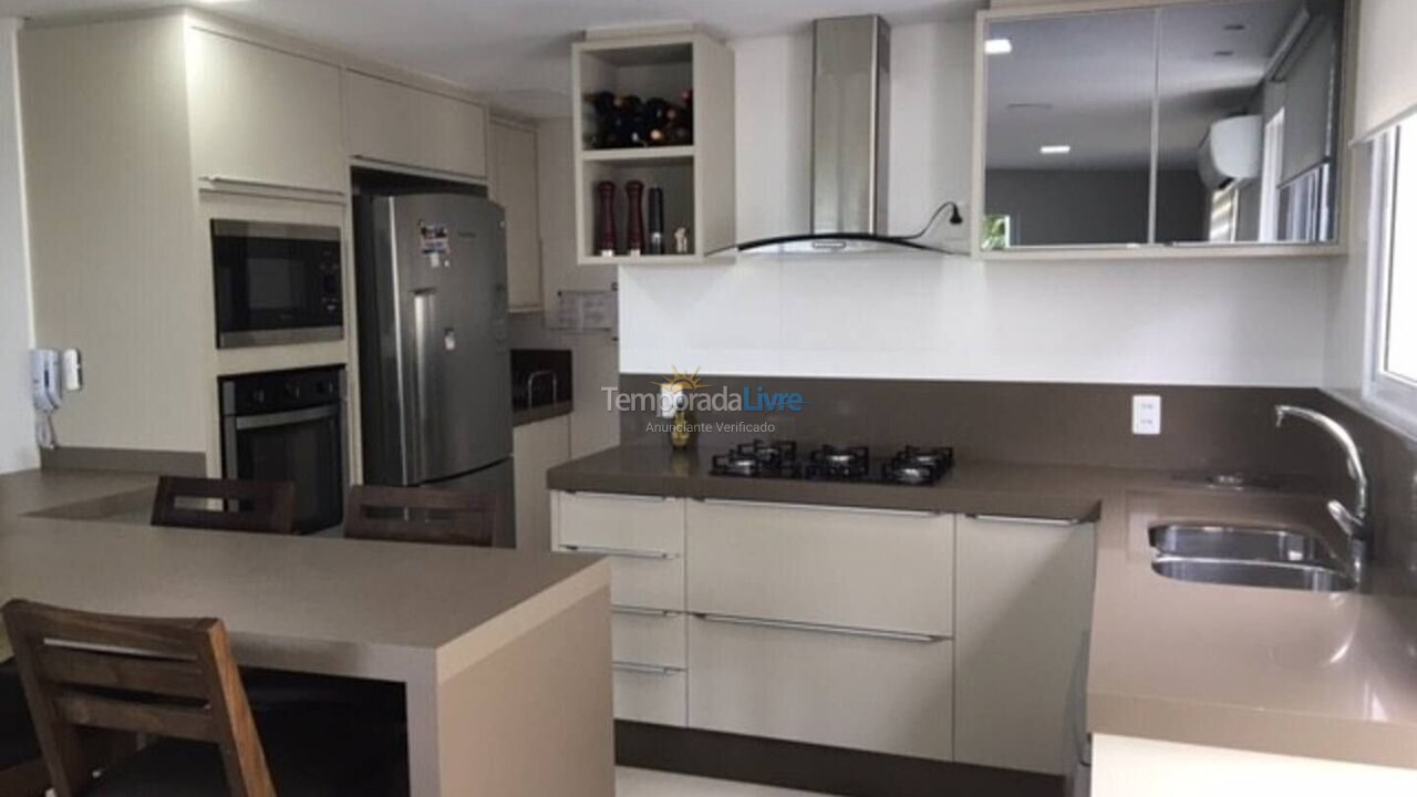 Apartamento para alquiler de vacaciones em Bombinhas (Praia de Bombas)