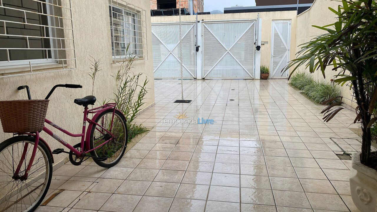 Casa para aluguel de temporada em Porto Belo (Perequê)