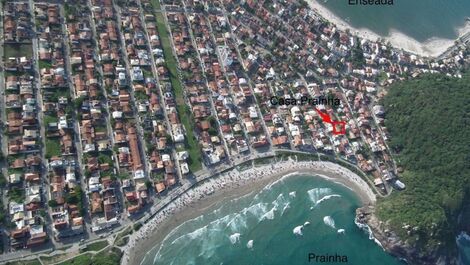 50 meters from Prainha - 4 guests - 1 bedroom/1 living room - 1 bathroom = 1 car