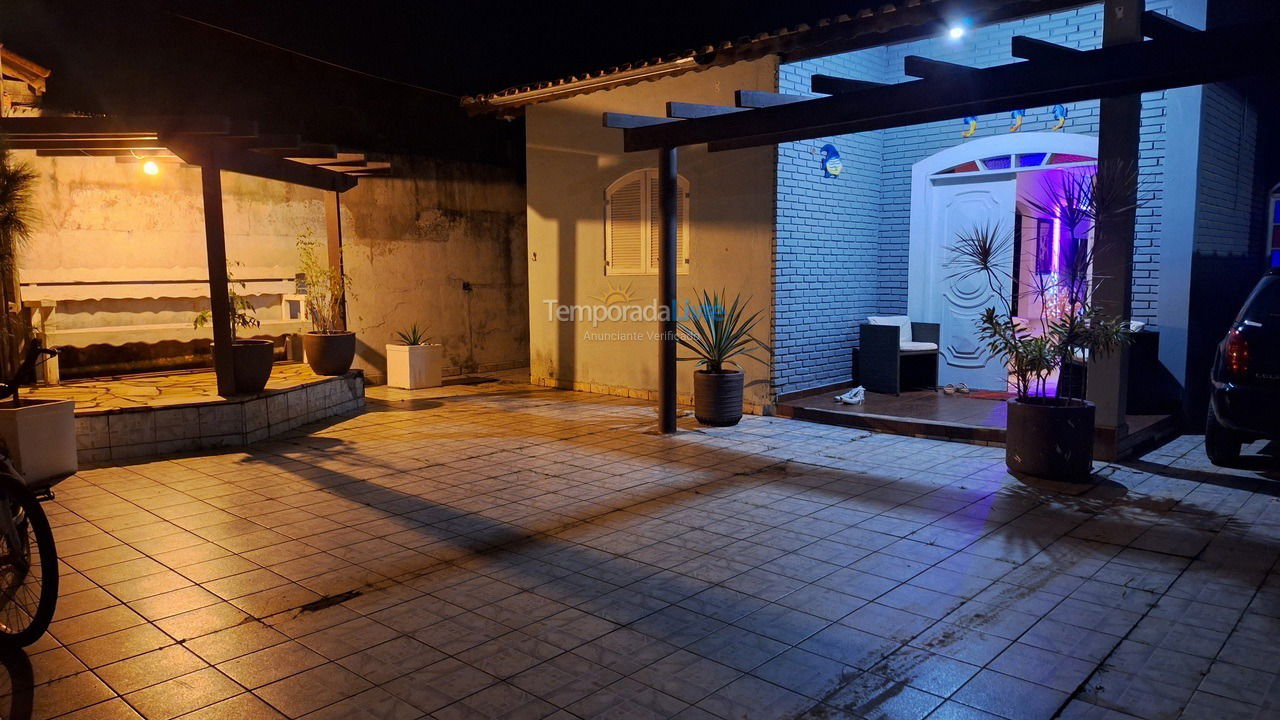 Casa para alquiler de vacaciones em Bertioga (Indaiá)