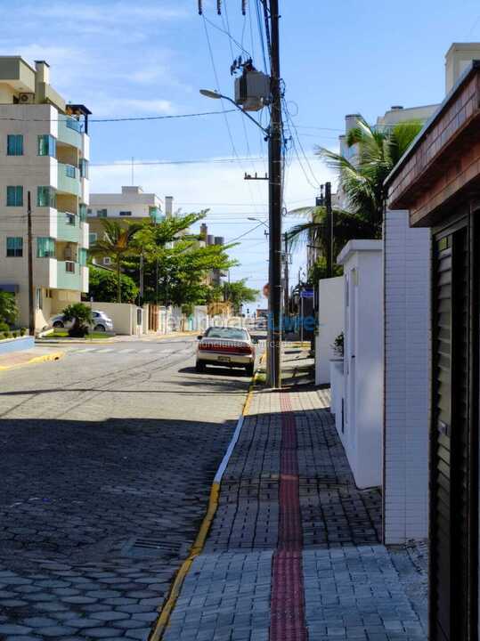 Apartamento para alquiler de vacaciones em Bombinhas (Praia de Bombas)