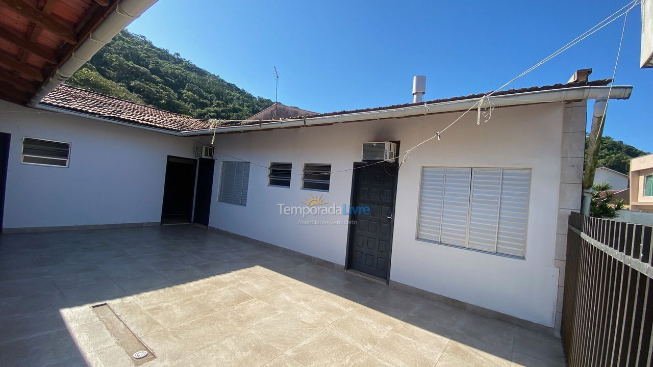 House for vacation rental in São Francisco do Sul (Prainha)