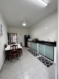 50 meters from Prainha - 4 guests - 1 bedroom/1 living room - 1 bathroom = 1 car