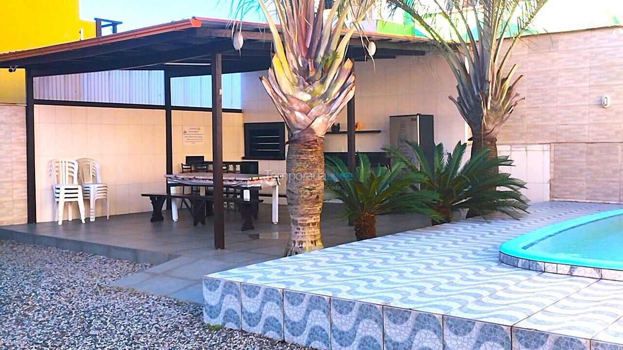 Casa para aluguel de temporada em Florianopolis (Canasvieiras)