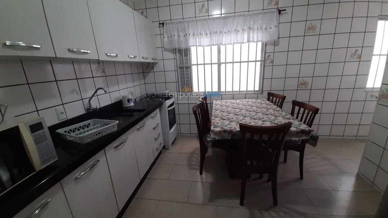 Apartamento para aluguel de temporada em Balneário Camboriú (Praia Central)