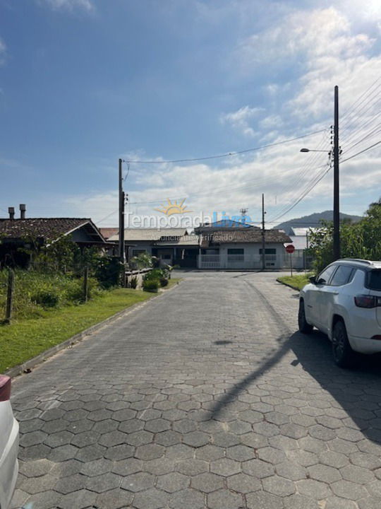 Casa para alquiler de vacaciones em São Francisco do Sul (Praia Grande)