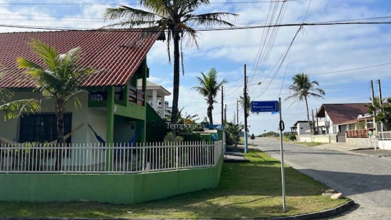 Casa para alquiler de vacaciones em São Francisco do Sul (Praia Grande)