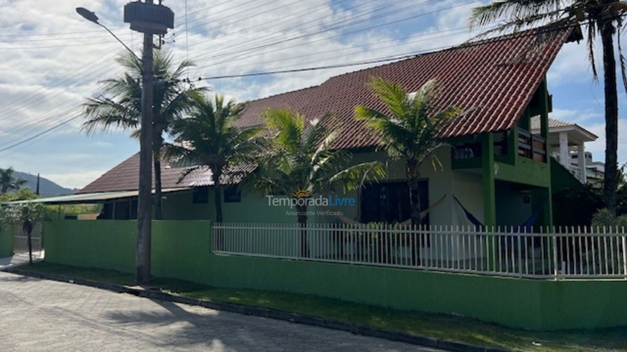 Casa para alquiler de vacaciones em São Francisco do Sul (Praia Grande)