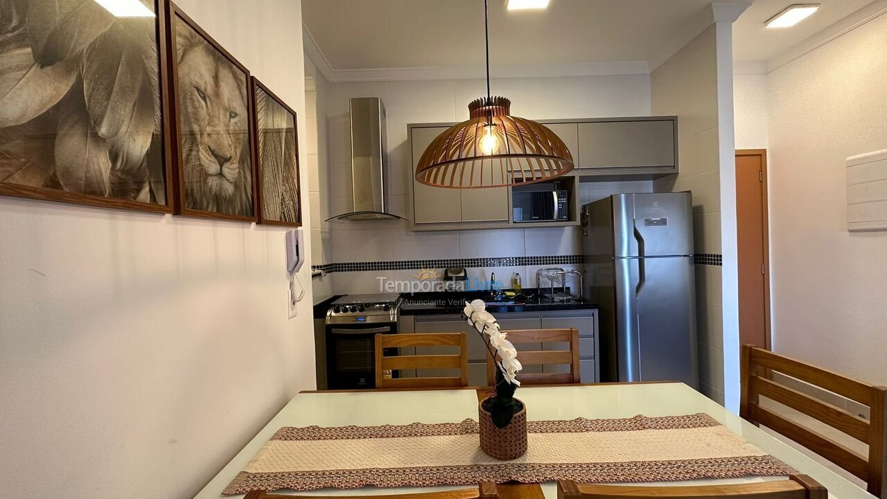 Apartamento para aluguel de temporada em Ubatuba (Praia das Toninhas)