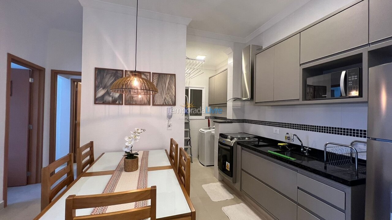 Apartamento para aluguel de temporada em Ubatuba (Praia das Toninhas)