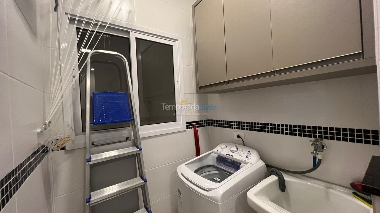 Apartamento para aluguel de temporada em Ubatuba (Praia das Toninhas)