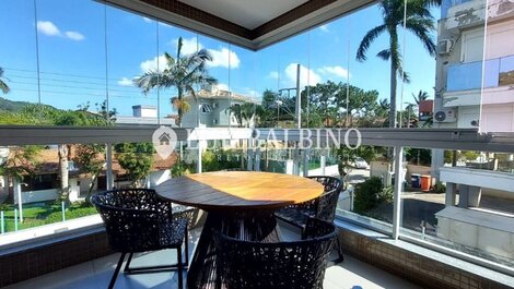 Beautiful apartment in a condominium on the sand