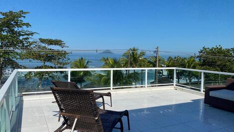 Luxurious seafront property, high standard. Enjoy paradise.