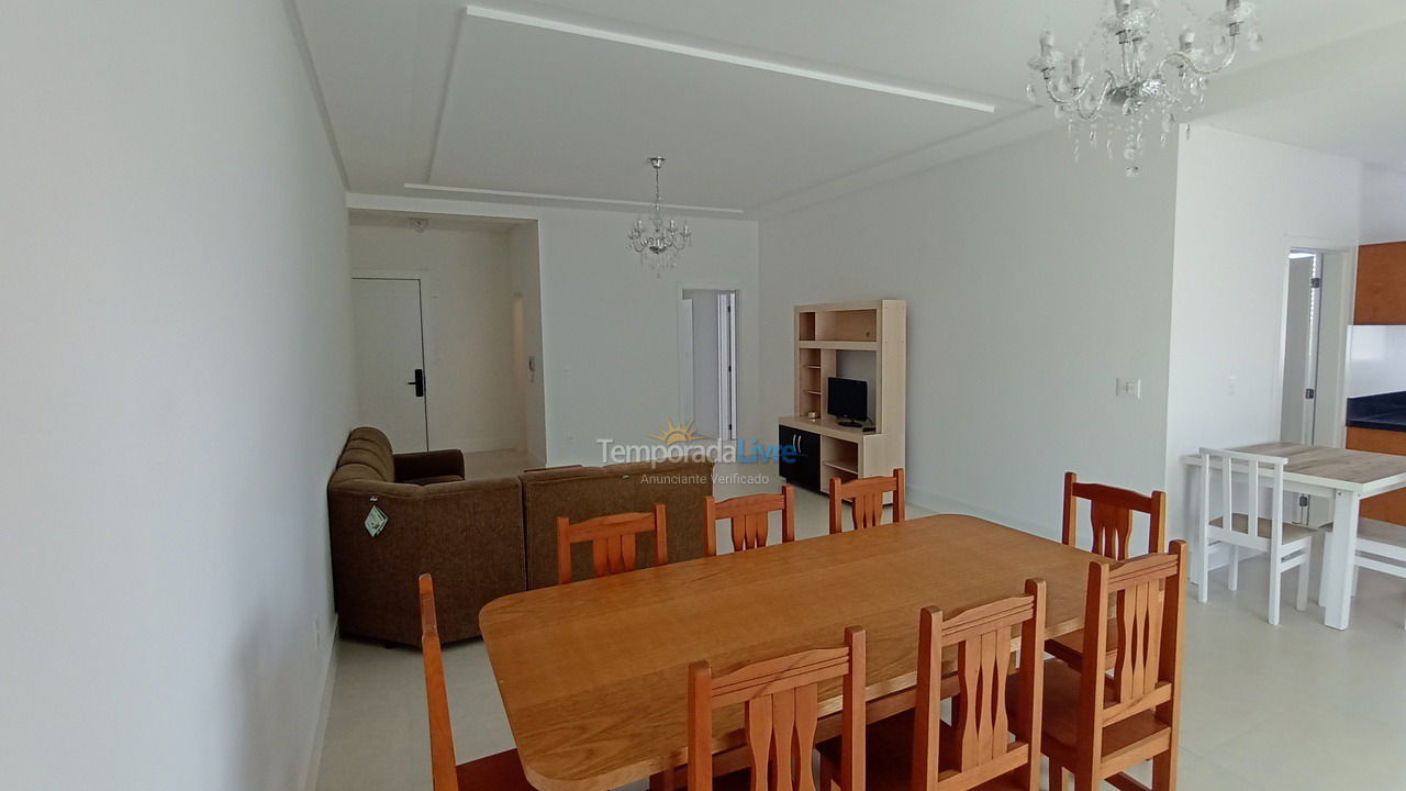 Apartamento para aluguel de temporada em Itapema (Meia Praia)