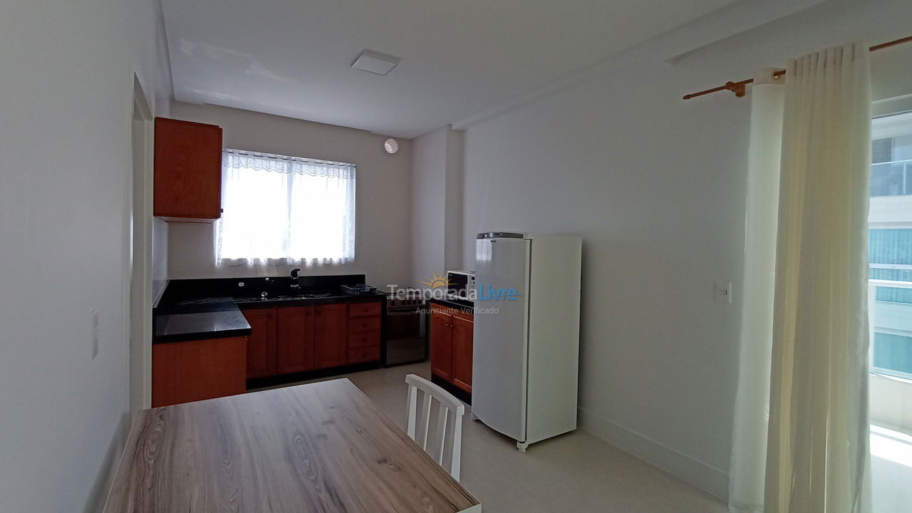 Apartamento para aluguel de temporada em Itapema (Meia Praia)