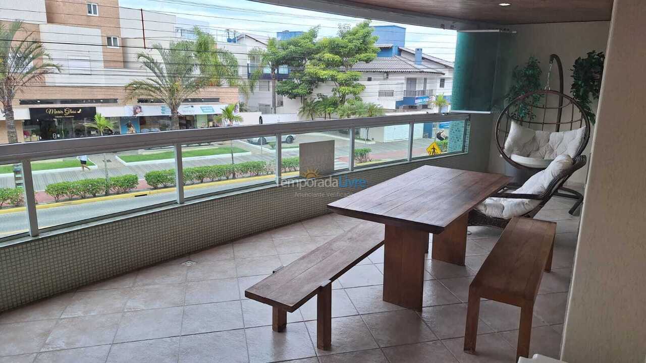 Apartamento para aluguel de temporada em Bombinhas (Praia de Bombas)