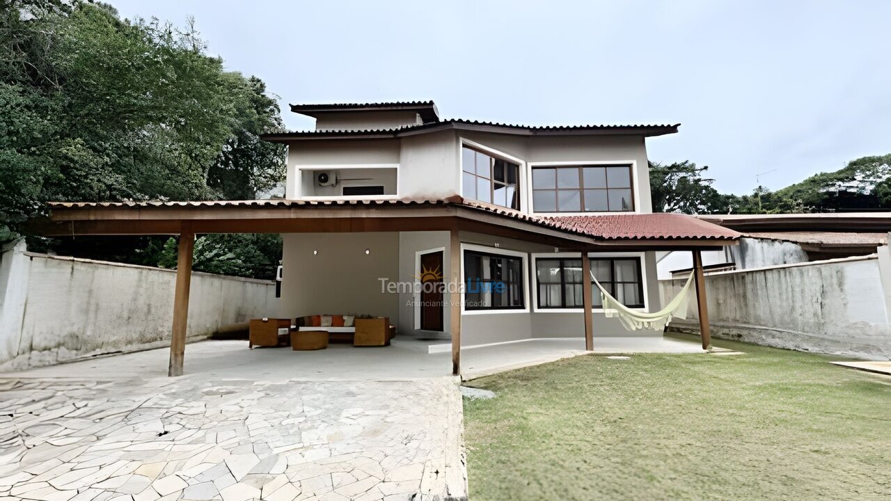 Casa para alquiler de vacaciones em São Sebastião (Praia da Boracéia)