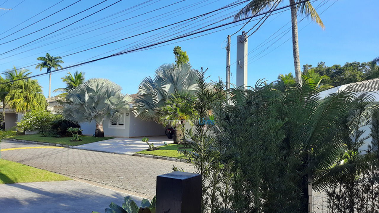 Casa para alquiler de vacaciones em São Sebastião (Praia do Engenho)