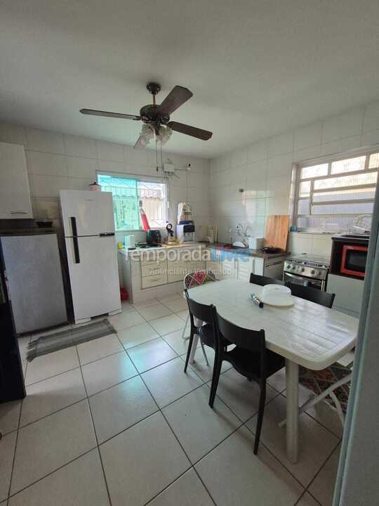 Casa para aluguel de temporada em Bertioga (Praia do Indaiá)