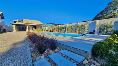 House with pool on Mariscal beach