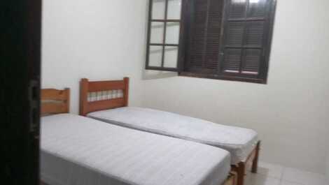 Primeiro quarto de solteiro