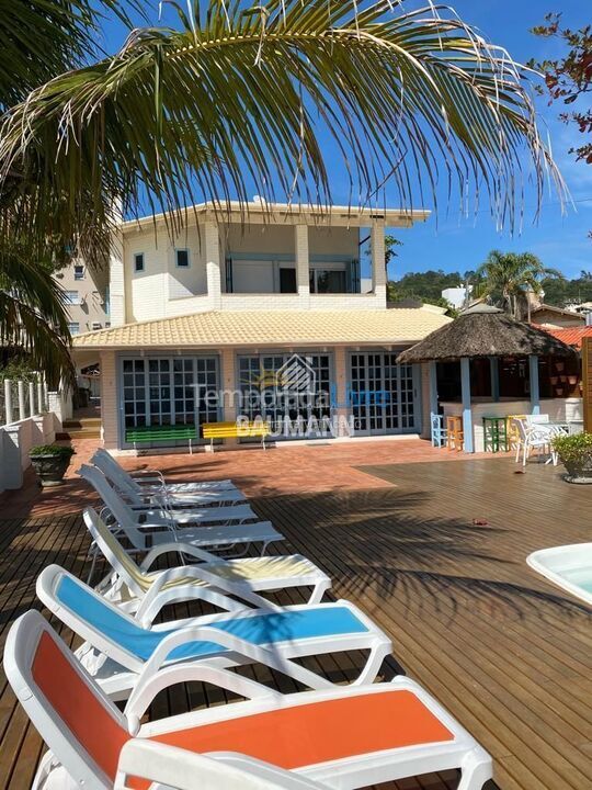 Casa para aluguel de temporada em Bombinhas (Praia de Bombinhas)