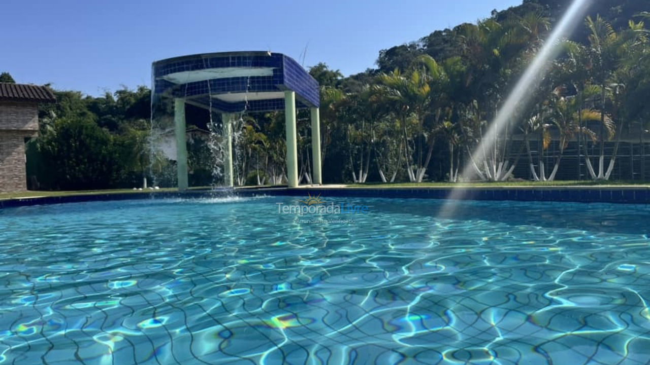 Granja para alquiler de vacaciones em Juquitiba (Jardim das Palmeiras)