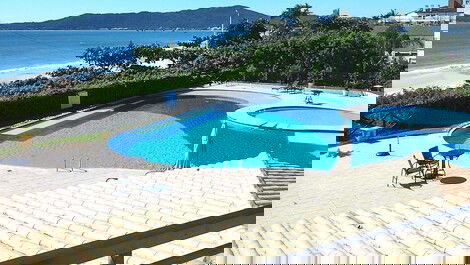 Beautiful 2 bedroom apartment, sea front, condominium with pool 🏖️🌅