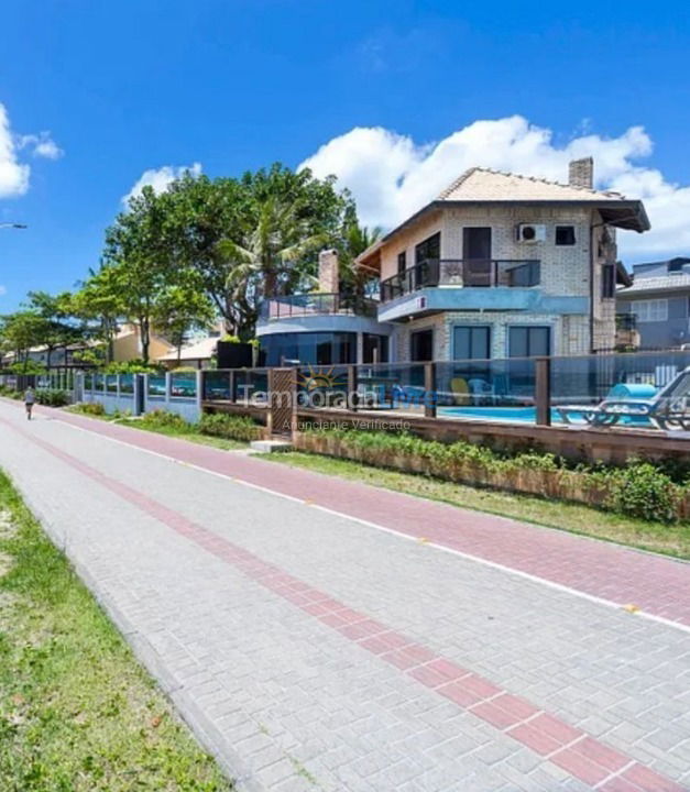 Casa para alquiler de vacaciones em Bombinhas (Praia de Bombas)