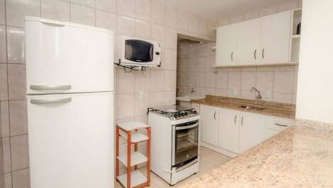 APARTAMENTO NO CENTRO DE BOMBINHAS - AP 106