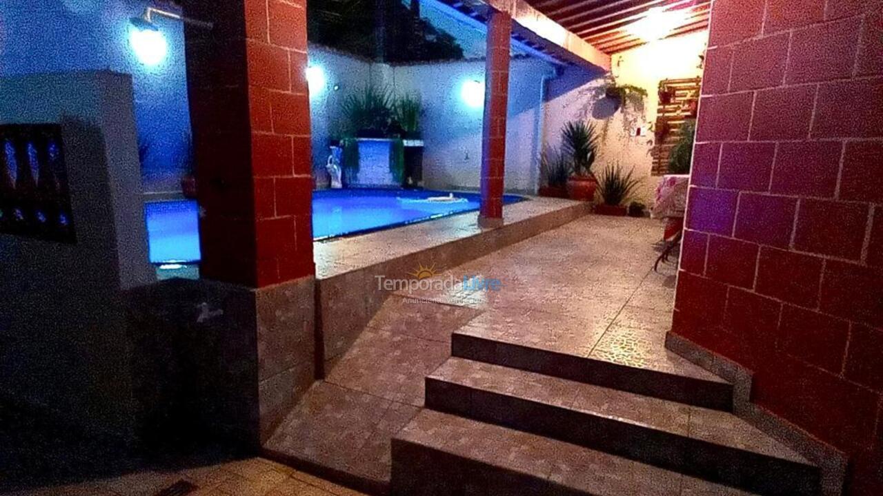 Casa para alquiler de vacaciones em Mongaguá (Balneario Itaoca)