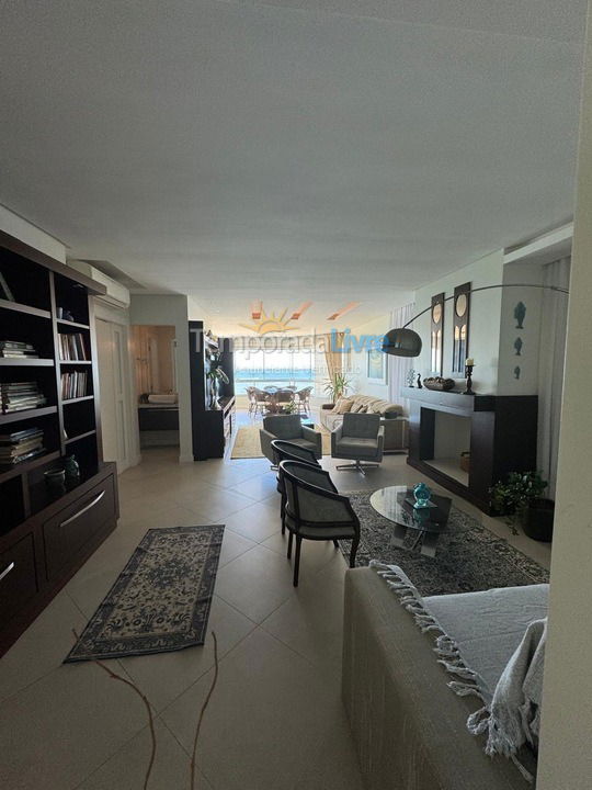 Apartamento para aluguel de temporada em Balneário Camboriú (Barra Sul)