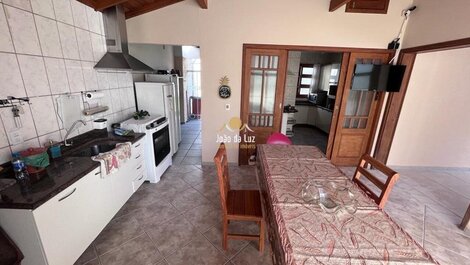 4 bedroom house, 1 suite well located with private pool🏡🏖️