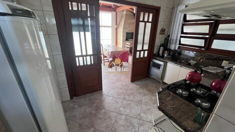 4 bedroom house, 1 suite well located with private pool🏡🏖️