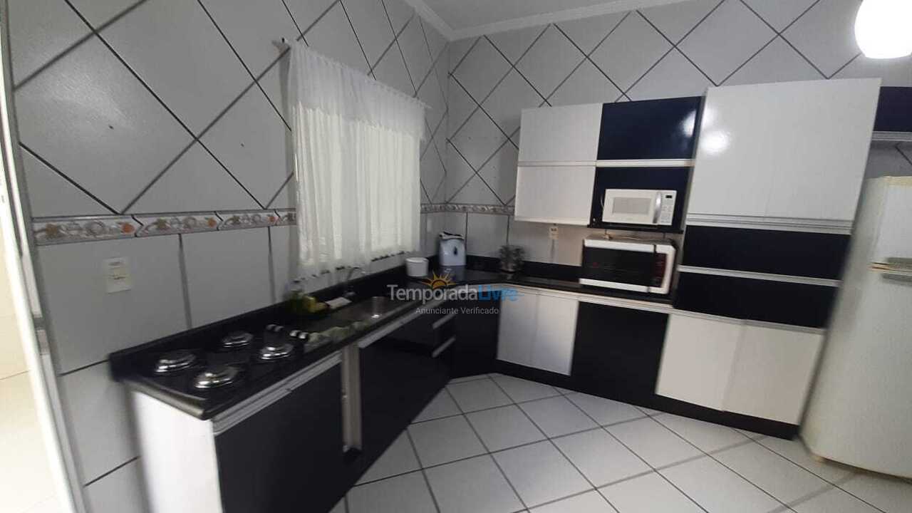 House for vacation rental in Aparecida (Jardim Paraíba)