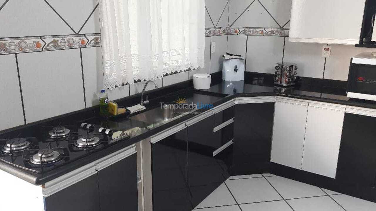 House for vacation rental in Aparecida (Jardim Paraíba)