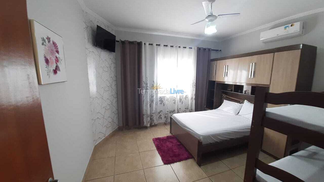 House for vacation rental in Aparecida (Jardim Paraíba)