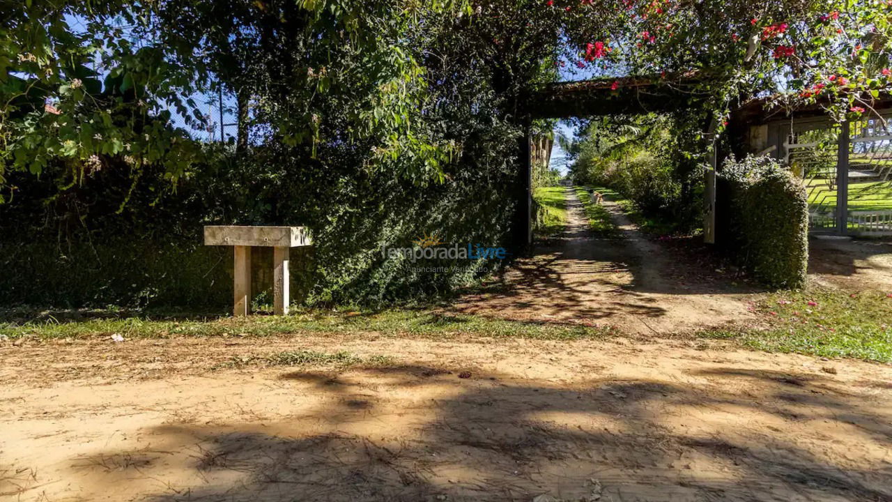 Granja para alquiler de vacaciones em Mogi das Cruzes (Biritiba Ussu)