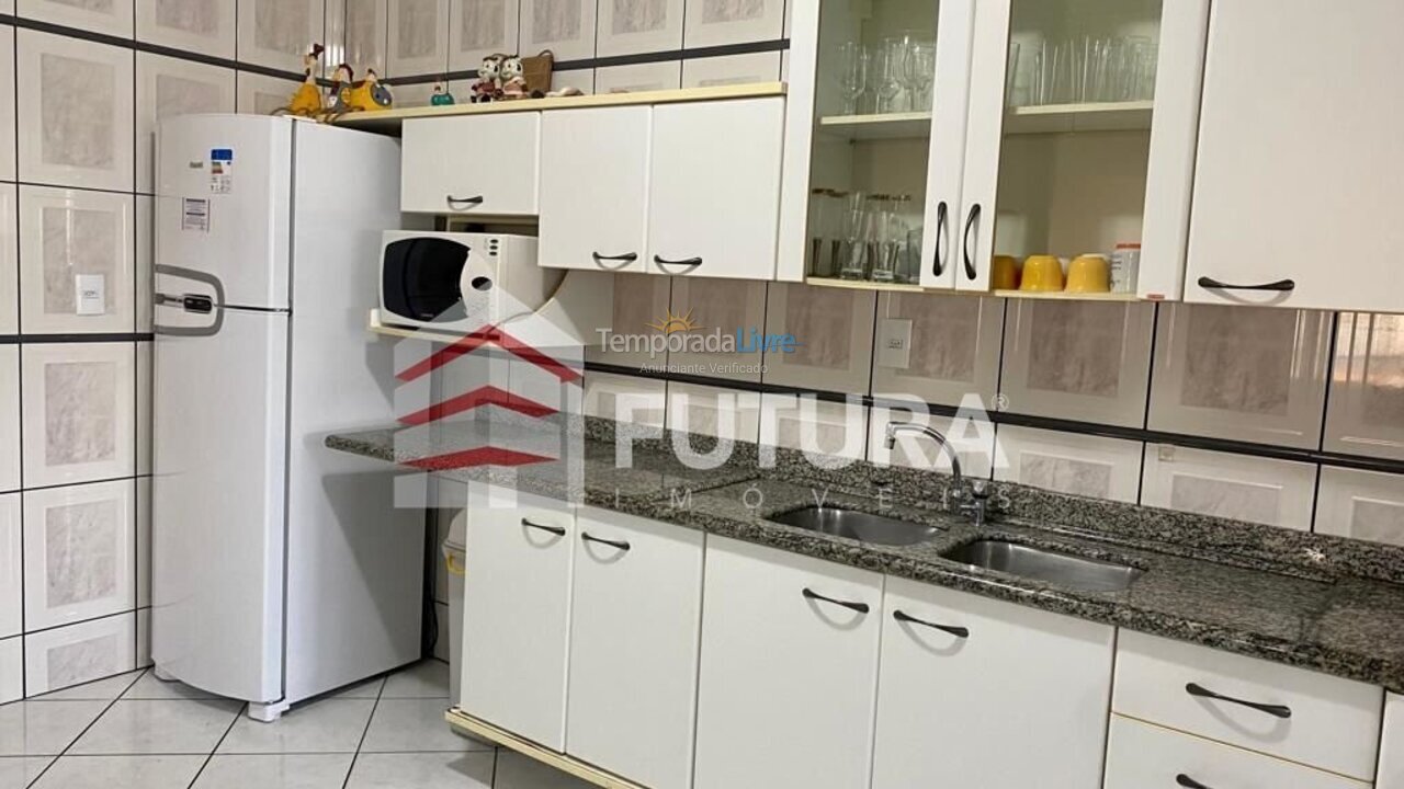 Apartamento para alquiler de vacaciones em Bombinhas (Praia de Bombas)