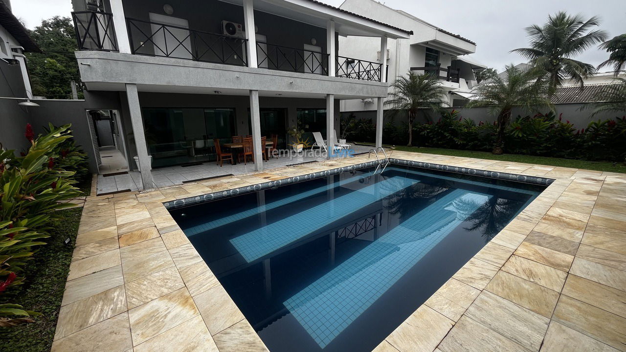 Casa para aluguel de temporada em Guarujá (Jardim Acapulco)