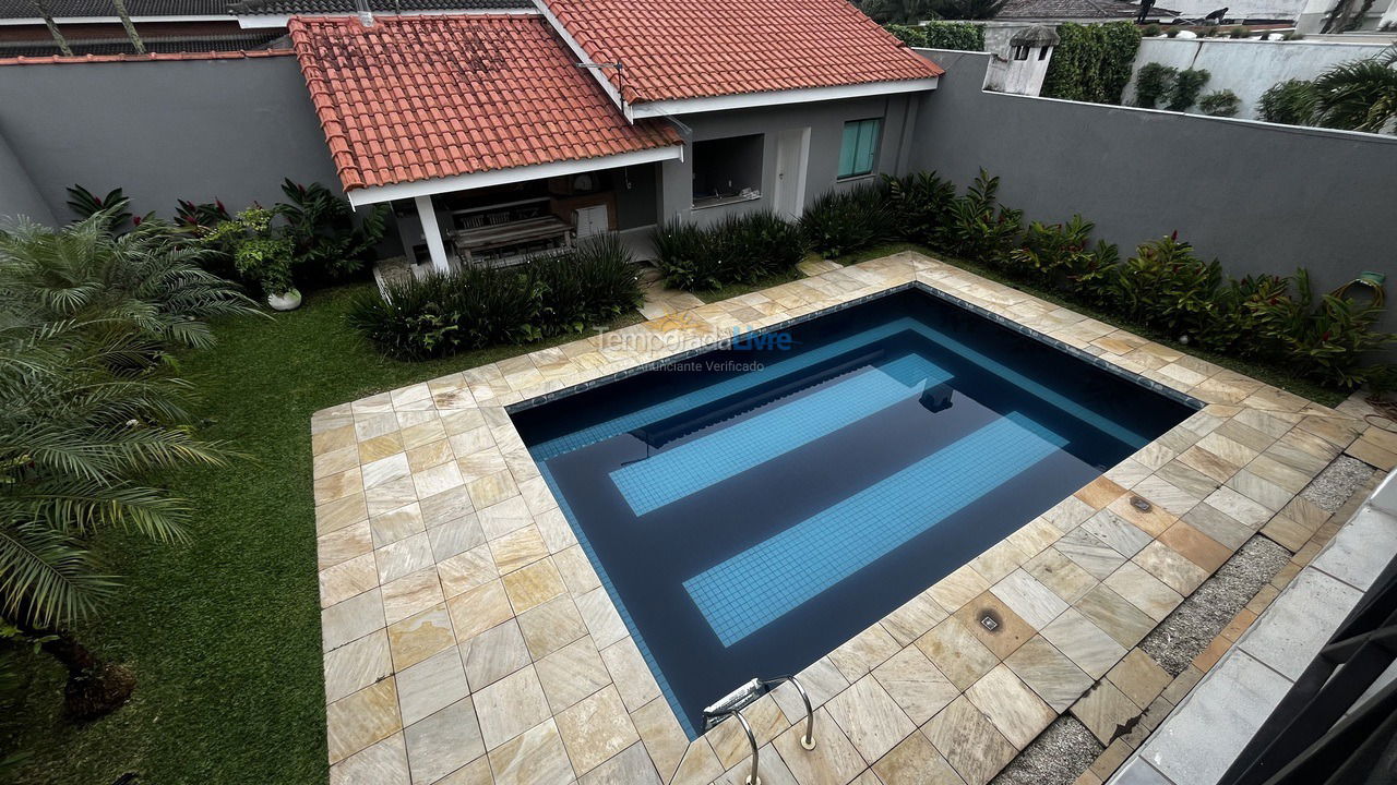 Casa para aluguel de temporada em Guarujá (Jardim Acapulco)