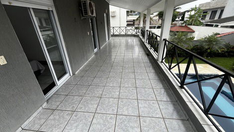 House for rent in the Acapulco condominium in Guarujá