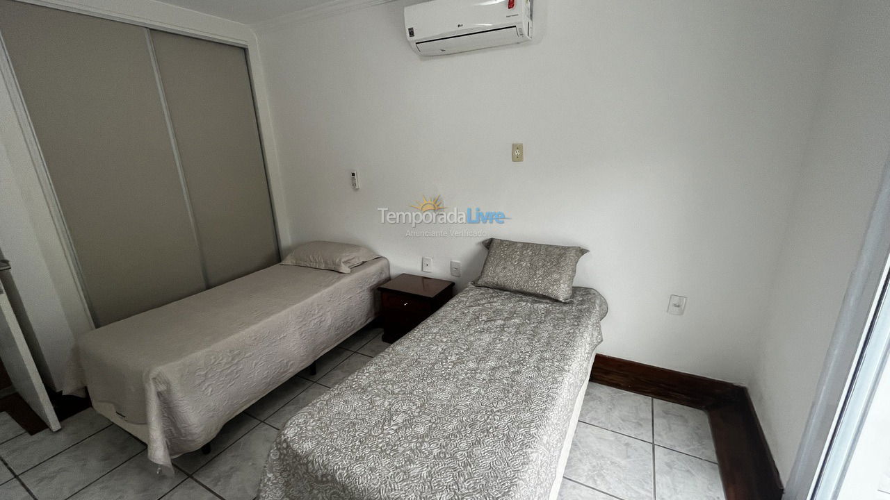 Casa para alquiler de vacaciones em Guarujá (Jardim Acapulco)