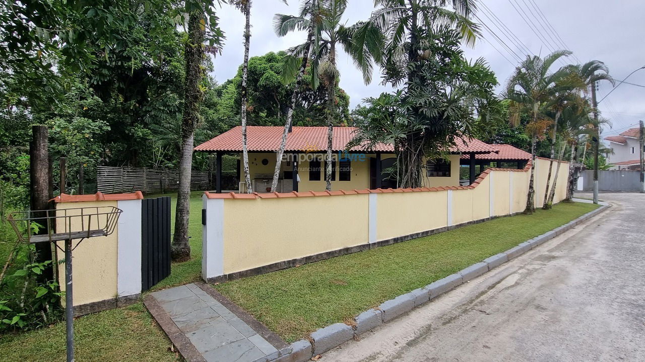 Casa para alquiler de vacaciones em Bertioga (Praia de Guaratuba)